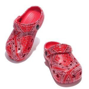 Lightweight Croc Style Clogs in Red Bandana Print